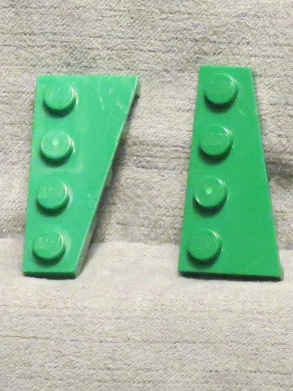 Lego Wedge Plates 4x2 Left and Right in Green 41770 & 41769